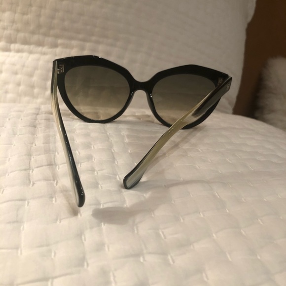 GORGEOUS BALENZIAGA Sunglasses new never worn Italian - Picture 12 of 16